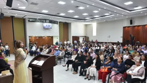 Presentan Cartilla de Derechos de las Mujeres en el Congreso del Estado