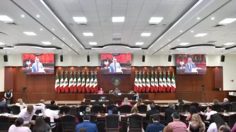 Congreso da lectura a cuatro iniciativas; una busca evitar la difusión de contenidos inadecuados en espacios escolares