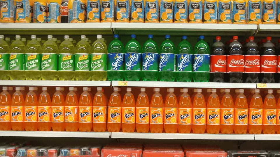 Acuerdan Congreso y empresas establecer IEPS a bebidas calóricas y endulzadas