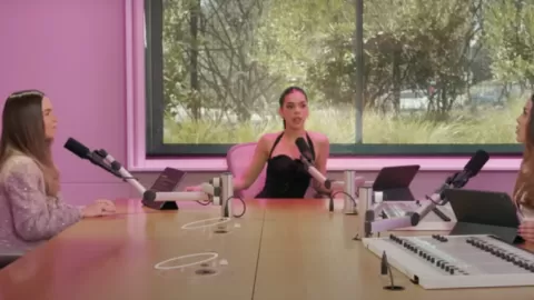 ¡Viral! Belinda cuestiona a Kenia Os por 'La Naranja Mecánica' y desata un inesperado debate sobre cine con Danna