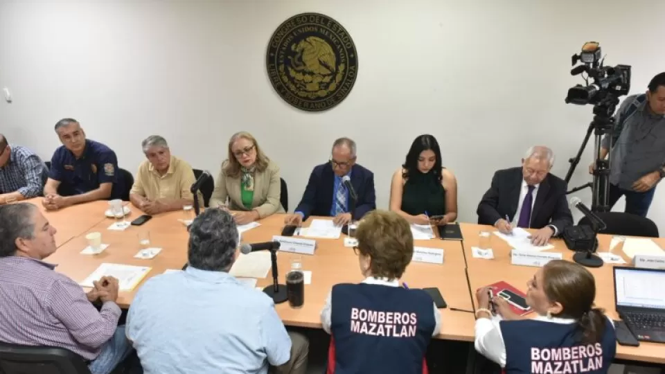 Comisión de Hacienda del Congreso de Sinaloa recibe gestiones de las corporaciones de Bomberos para mayor presupuesto