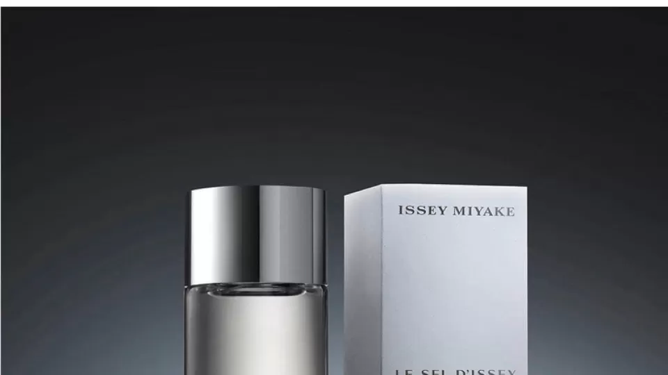 Revelado: las fragancias que coronan el 2025 según los Premios Academia del Perfume