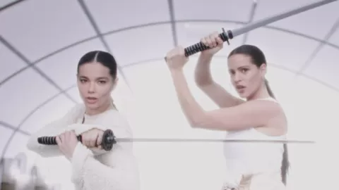 Rosalía y Björk deslumbran con 'Berghain', el sorprendente adelanto de su álbum 'Lux'