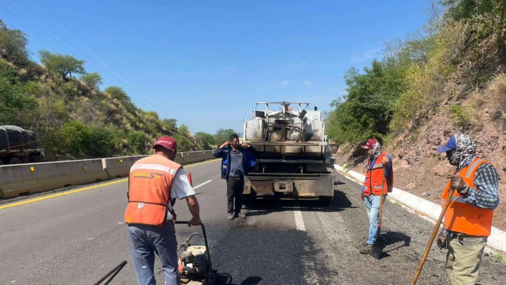 Sinaloa invierte 26 MDP en bacheo: Más de 93 mil m² reparados para tu seguridad vial