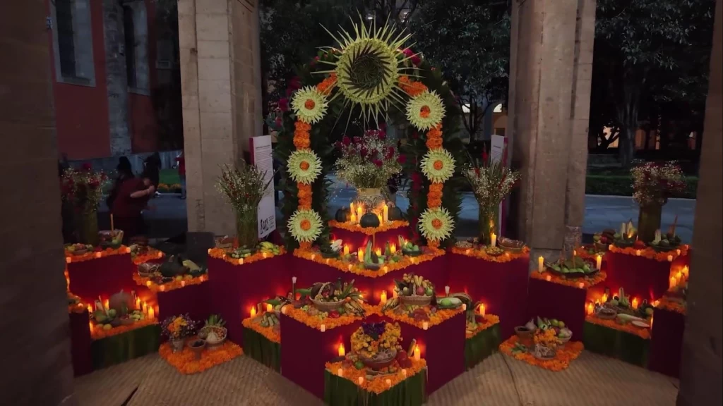 Este año dedicamos ofrenda de Día de Muertos a las mujeres indígenas, las ancestras de México: Presidenta
