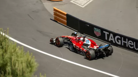 Ferrari evalúa opciones para el futuro ante posible no renovación de contrato a Lewis Hamilton