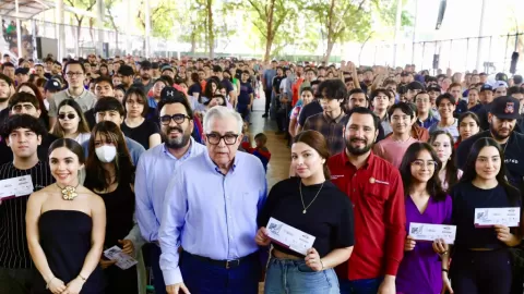 Gobernador Rocha Impulsa a jóvenes sinaloenses: 'Jóvenes Construyendo el Futuro' clave para el emprendimiento y un porvenir próspero