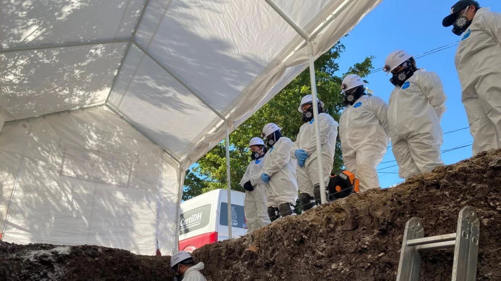 Se localizan catorce cuerpos más en la Fosa 3 del Panteón "21 de Marzo" en Culiacán