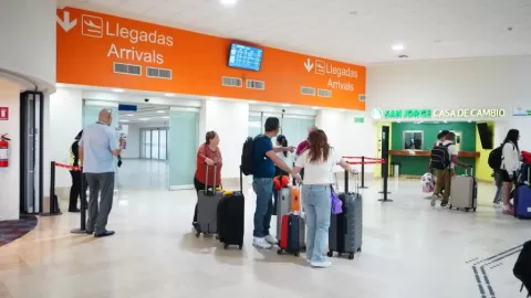 Mazatlán Proyecta Cierre de 2025 con 1.7 Millones de Turistas Aéreos,