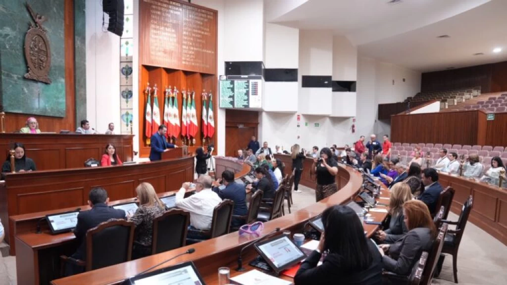Dan lectura a dos iniciativas en Congreso, una propone sancionar uso de blindaje artesanal
