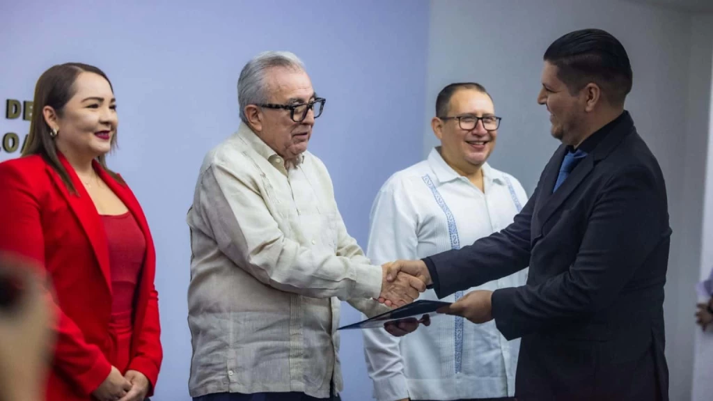 Trabajo coordinado para fortalecer impartición de justicia, exhorta Gobernador a nuevos Peritos, Agentes de Investigación y Ministerios Públicos