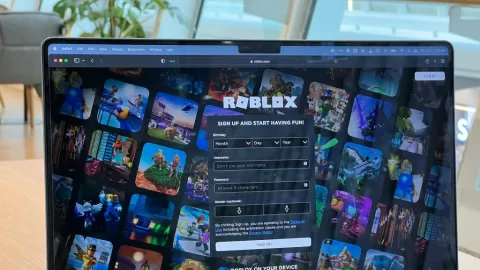 Roblox impone verificación de edad facial para el chat en medio de crecientes preocupaciones por la seguridad infantil