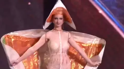 Miss Noruega Impacta Miss Universo 2025 con Sorprendente Traje de Salmón: Revuelo Global y Elogios a la Originalidad