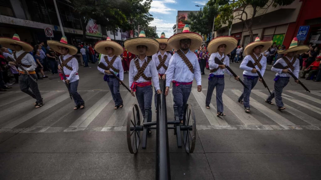 Gobernador encabezó los festejos del 115 Aniversario de la Revolución Mexicana
