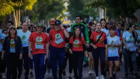 Junto a más de 8 mil participantes, Gobernador Rocha encabezó carrera “Píntate de Verde”
