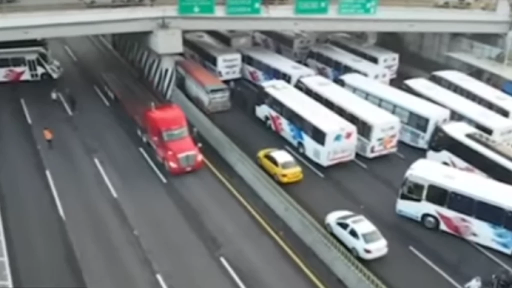 Megabloqueo Nacional de Transportistas y Campesinos Colapsa Carreteras Hoy 24 de Noviembre por Seguridad y Precios Justos