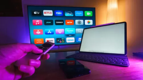 Diciembre Explosivo en Max: 'El Rugir de las Llamas' Lidera Estrenos, Hard Knocks y Anticipo de THE PITT y EL CABALLERO DE LOS SIETE REINOS