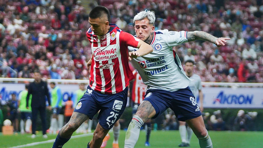 Chivas y Cruz Azul en un Empate Táctico: La Definición de Cuartos de Final del Apertura 2025 se Traslada a CU