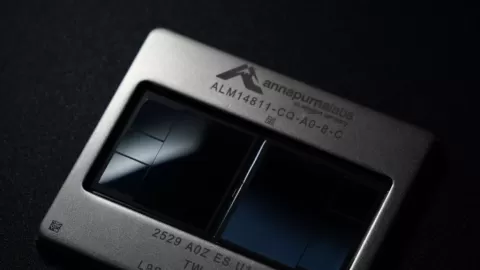 Amazon Desafía a Nvidia: Lanza Trainium 3 con Rendimiento 4.4X Superior y Anuncia Inversión de $50,000 Millones en IA