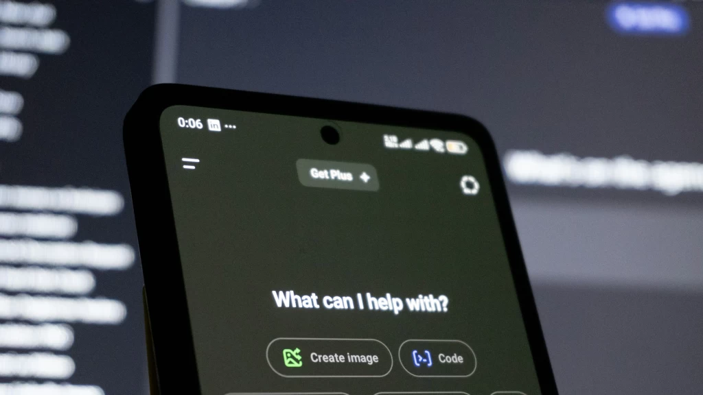 La Privacidad en Jaque: Tres Chatbots de IA Emergen para Proteger tus Datos en un Mundo Digital Invasivo