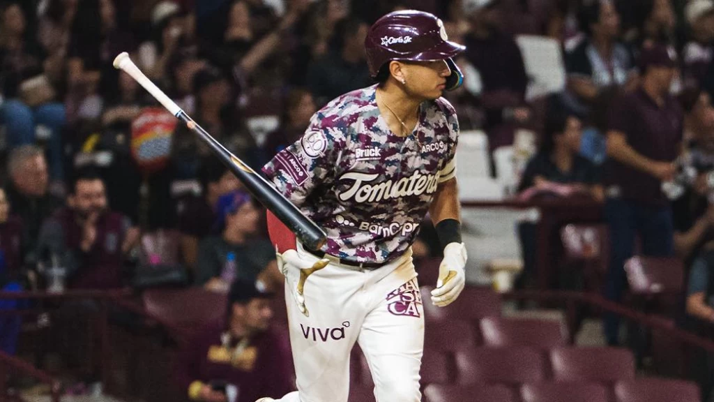 ¡Imparables! Tomateros de Culiacán apalea y barre a Naranjeros con paliza de 13-2 en el Clásico de LMP