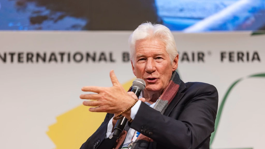 Richard Gere Cautiva la FIL Guadalajara: Proyecto Ecológico en Jalisco, Críticas a Trump y un Llamado Urgente a la Compasión Global