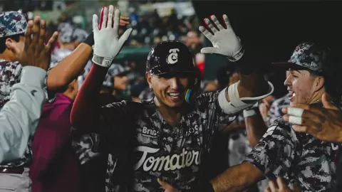 Tomateros de Culiacán asegura serie ante Yaquis de Obregón  y suma 6 victorias al hilo