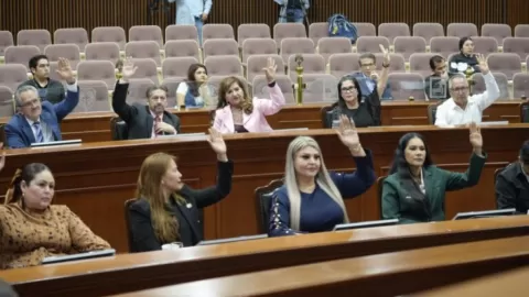 Autorizan Morena, PVEM, PRI, PAN, PAS, MC y PT que Ejecutivo contrate crédito por hasta 2,200 mdp