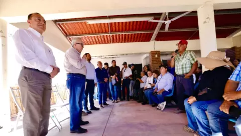 Gobernador Rocha Moya solucionó el problema de comercialización del frijol de los productores de la Bolsa de Tosalibampo II