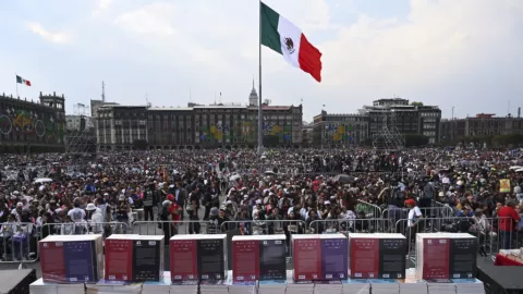 Encabeza Presidenta Claudia Sheinbaum entrega gratuita de 2.5 millones de libros de la colección 25 para el 25 a jóvenes de Latinoamérica