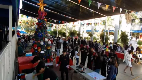 La Preparatoria Rafael Buelna Tenorio celebra la "Buelnavidad 2025" con exposición intercultural, valores y entrega de donativos benéficos