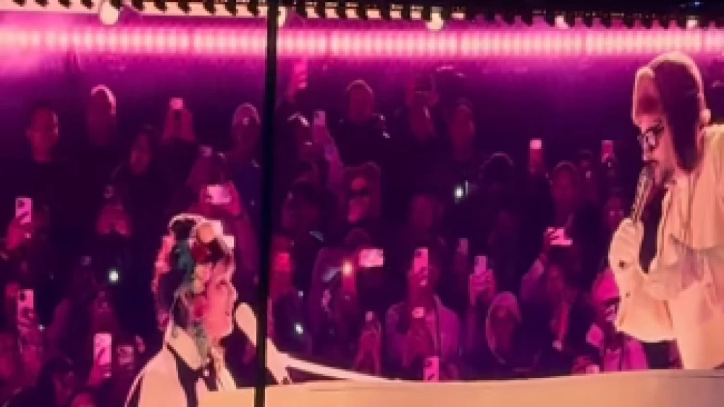 Bad Bunny Conquista CDMX: Julieta Venegas Sorprende en Sexta Fecha del 'Debí Tirar Más Fotos Tour'