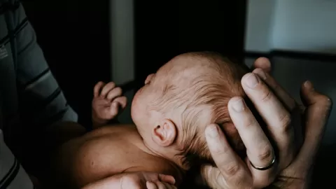 Suprema Corte Extiende Licencia de Paternidad a Tres Meses con Sueldo Íntegro