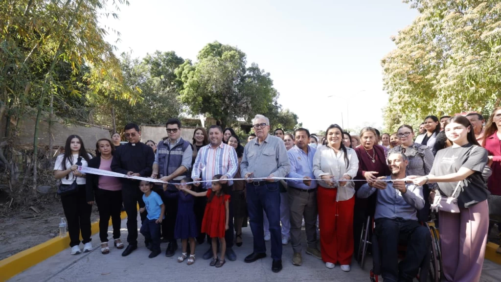 Inaugura Gobernador Rocha Moya más vialidades en el municipio de Badiraguato
