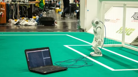 Investigadores de la UAS coordinan diseño de robots futbolistas para un evento tecnológico nacional convocado en el marco de la Copa del Mundo