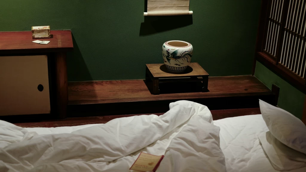 Revolución del Descanso: ¿Por Qué el Mundo Dice Adiós a la Cama Tradicional en Favor de Alternativas Minimalistas y Multifuncionales?