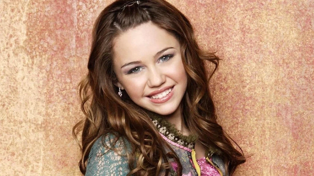 Miley Cyrus Confirma Celebración Épica por el 20º Aniversario de Hannah Montana con Disney: Detalles Inéditos y la Intriga del Flequillo