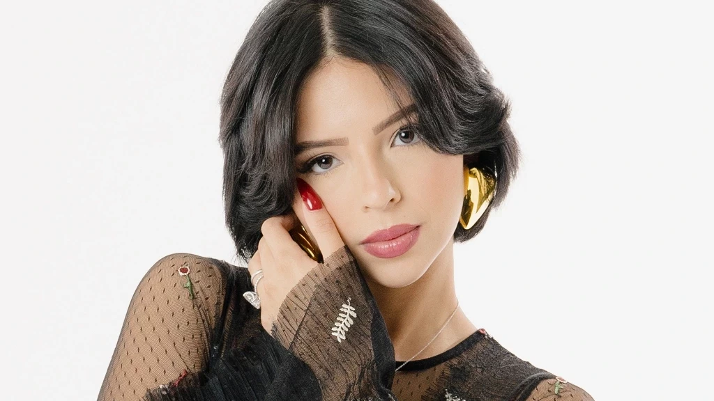 Ángela Aguilar Desata Nueva Polémica: Presume Lujosa Casa con Nodal Tras Adquisición de Cazzu, ¿Indirecta a su Estilo?