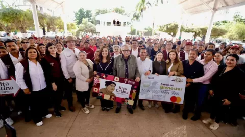 Inicia Gobernador Rocha Moya entrega de la Beca Rita Cetina en Navolato