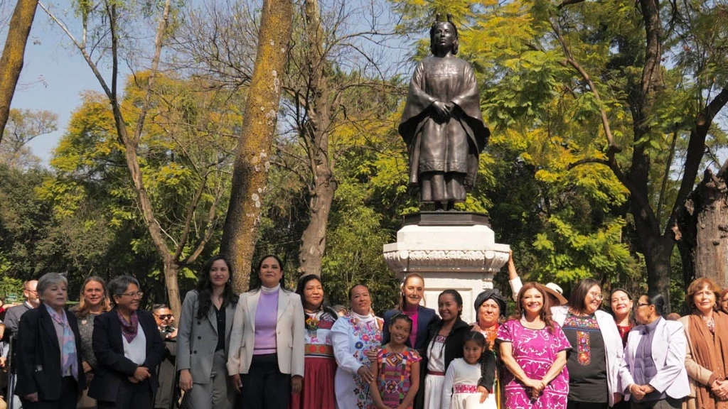 Develación de esculturas de mujeres ancestras en el Paseo de las Heroínas, símbolo firme contra el racismo, clasismo y machismo: Presidenta