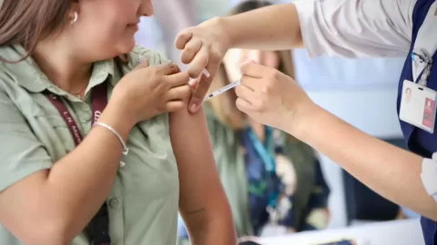 Sinaloa, primer lugar en avance nacional en la Campaña de Vacunación Invernal contra la Influenza