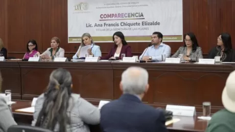 Comparece Secretaria de las Mujeres ante el Congreso del Estado