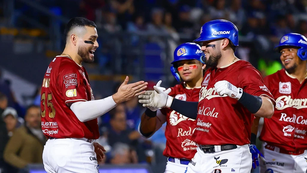 ¡Apaleada Monumental! Charros Arrolla 13-4 a Águilas y se Encumbra 2-0 en Semifinales de la LMP 2025-26