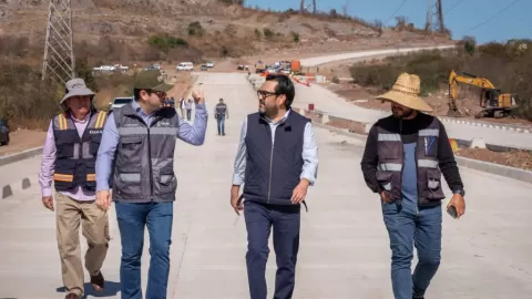 Secretario de Obras y Alcalde de Culiacán supervisan la obra de enlace del bulevar Agricultores y Costerita