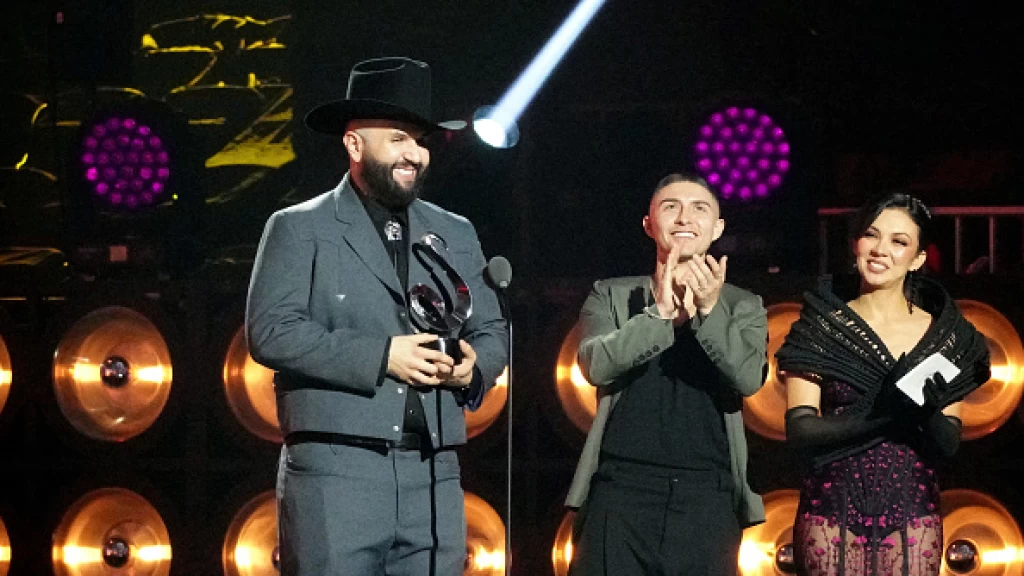 Premio Lo Nuestro 2026: Carín León Lidera Nominaciones Mexicanas con 10 Menciones, Superando a Fuerza Regida