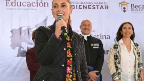 Ya nadie les puede quitar la beca a los estudiantes de secundaria, es un derecho permanente: Presidenta