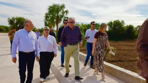 Gobernador Rocha supervisa puente y camino que conecta Sinaloa de Leyva al Opochi