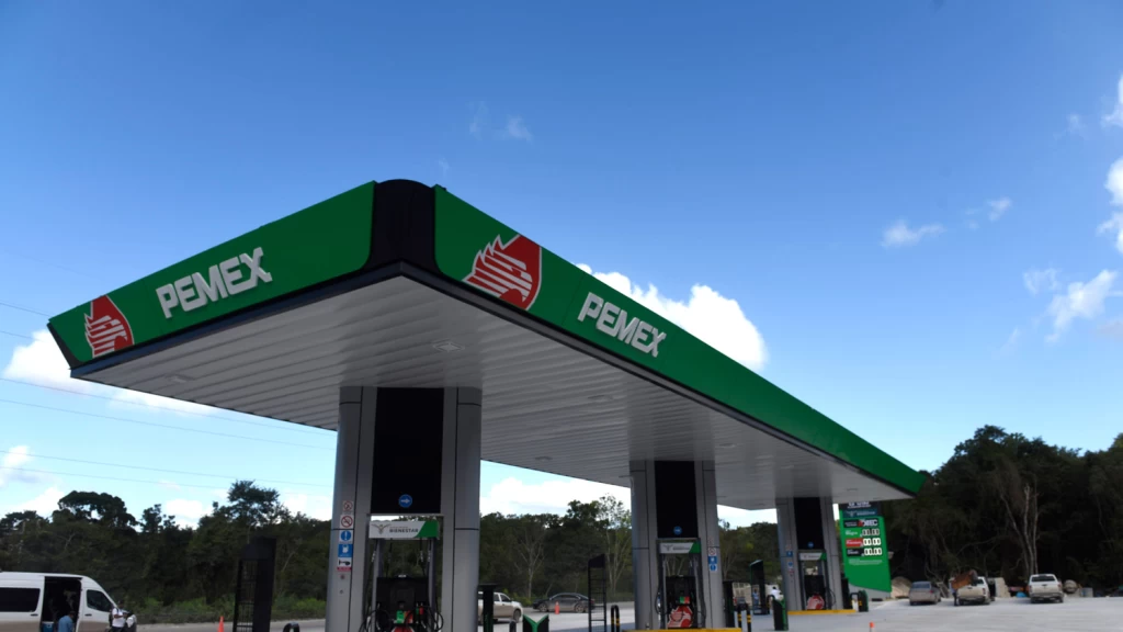 Monitoreo de Profeco reporta precio promedio nacional del litro de gasolina regular por debajo de $24 pesos
