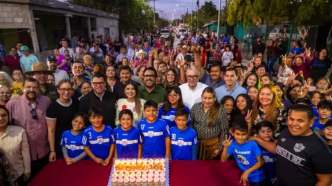 Compromete gobernador Rocha obras de vialidad, educativas y deportivas para vecinos de El Diez, en Culiacán