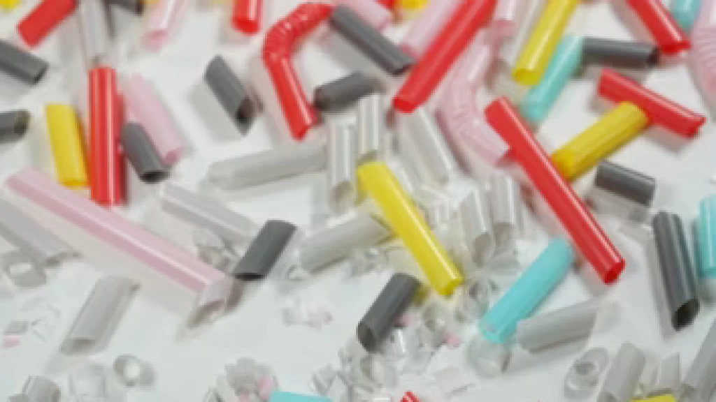 ¿Microplásticos en tu cerebro? Un estudio enciende las alarmas sobre el impacto en la salud neurológica